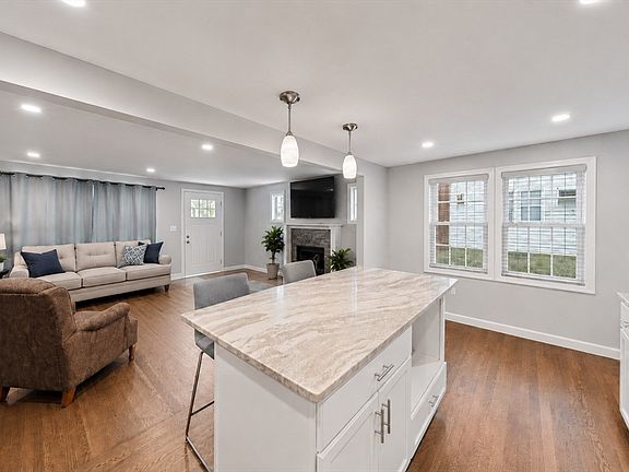 3rd image of 39 Woodard Ave