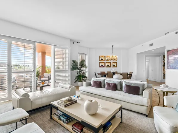 10 Edgewater Dr APT 3E, Coral Gables, FL 33133