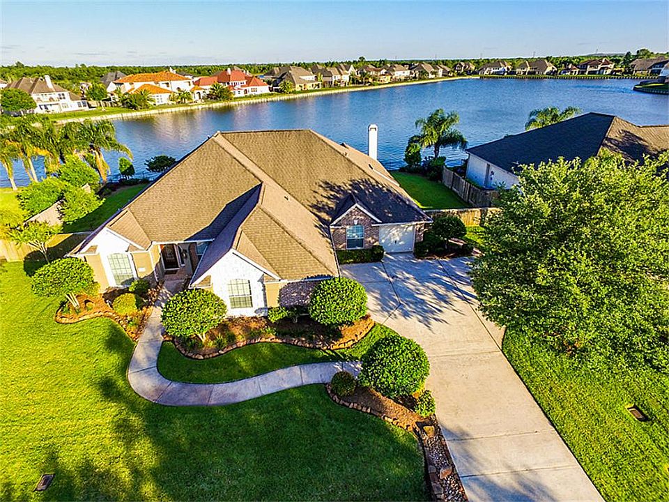 1st image of 2205 Lakeway Dr