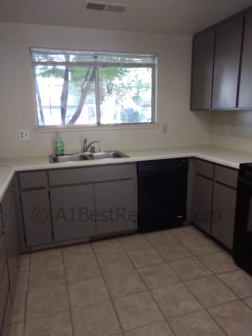 1113 Courtney Way photo 1