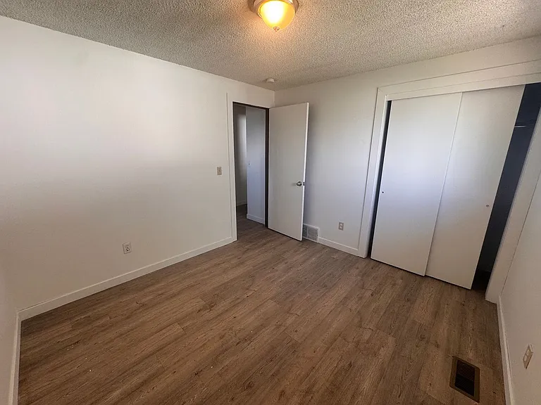 1228 E North Ave — Photo 9