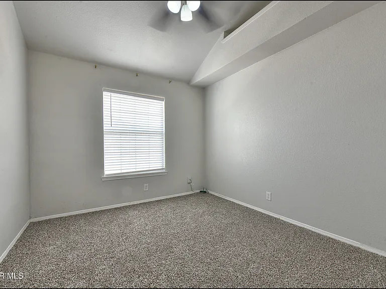 1909 Polly Harris Dr — Photo 32