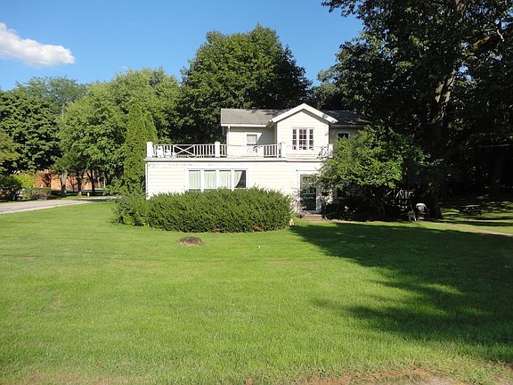 3rd image of 523 West Ave