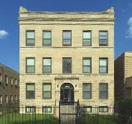3 bed, 1200 sqft, $1,900 — Photo 1