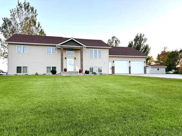 4505 36th Ave N, Fargo, ND 58102