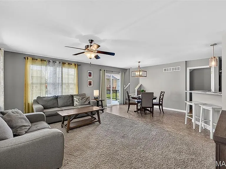 7146 Welsh Dr — Photo 2