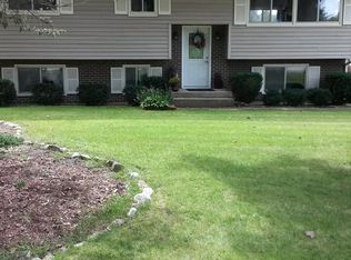 229 Main St, Spring Grove, IL 60081