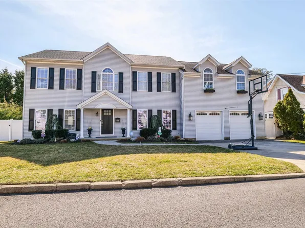 17 Berkley St, Linwood, NJ 08221