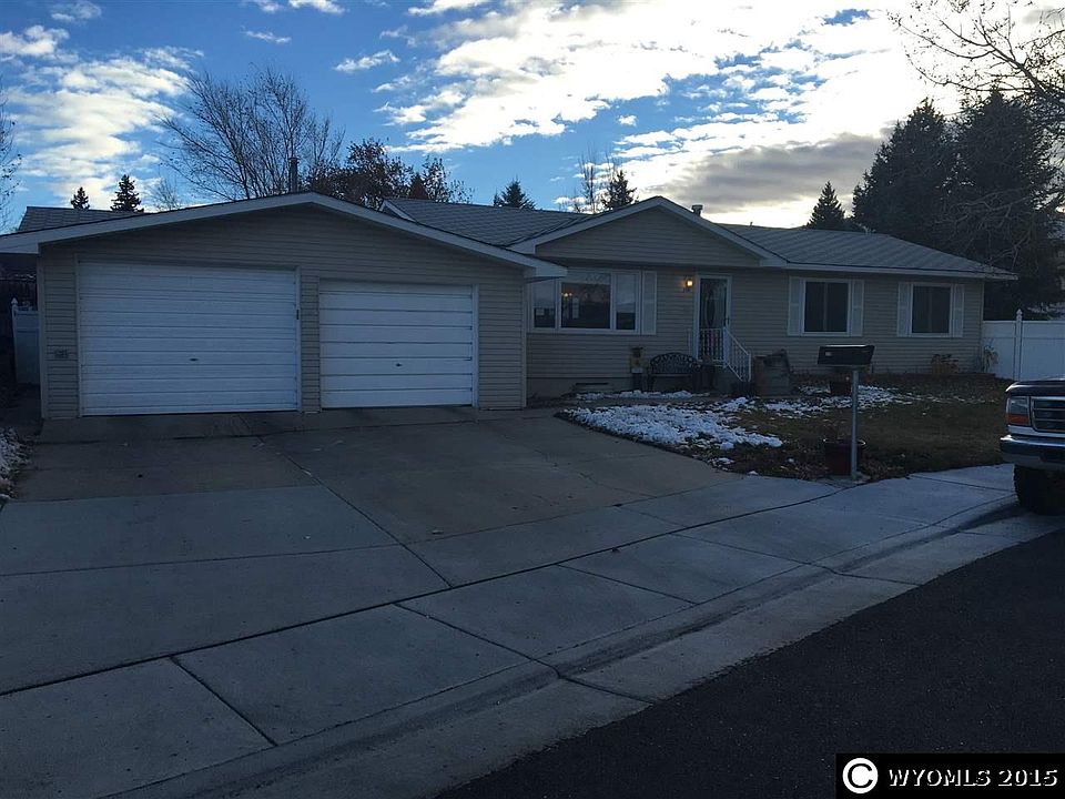 1st image of 310 Anvil Dr