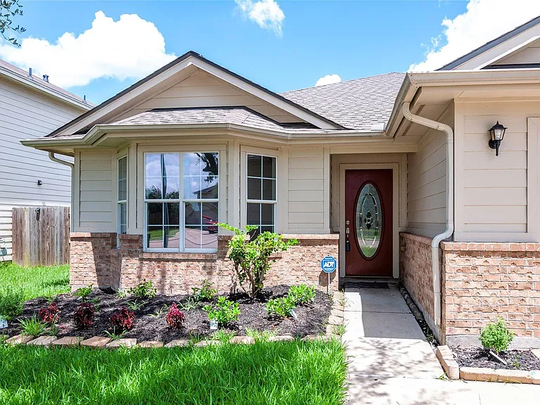1034 Junction Ct — Photo 3