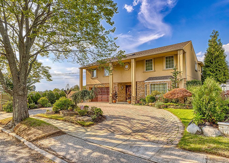 1st image of 516 Halevy Dr