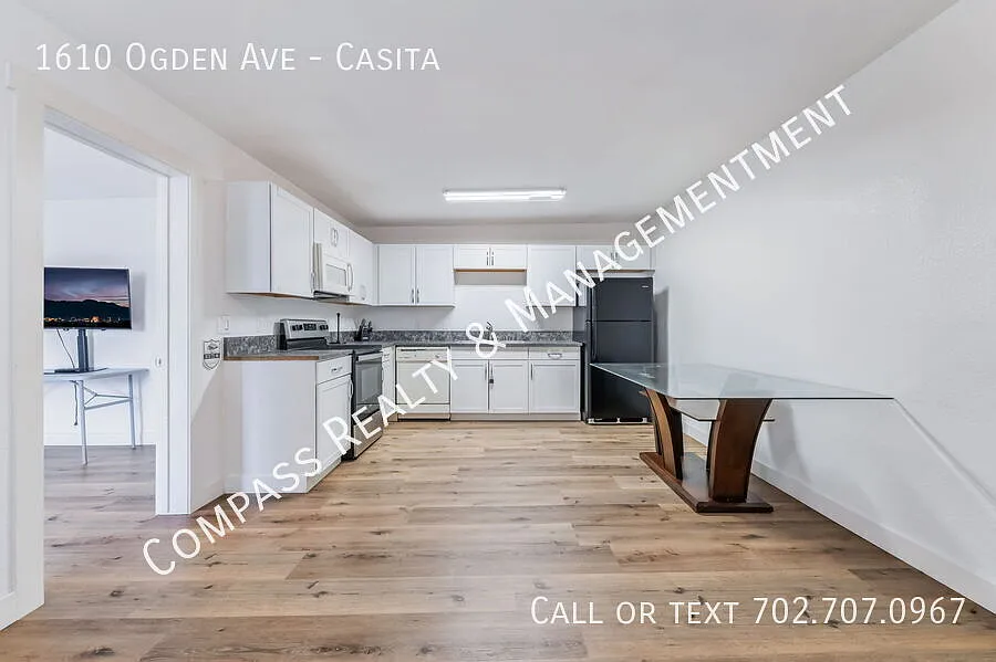 Building Photo - 1610 E Ogden Ave #CASITA
