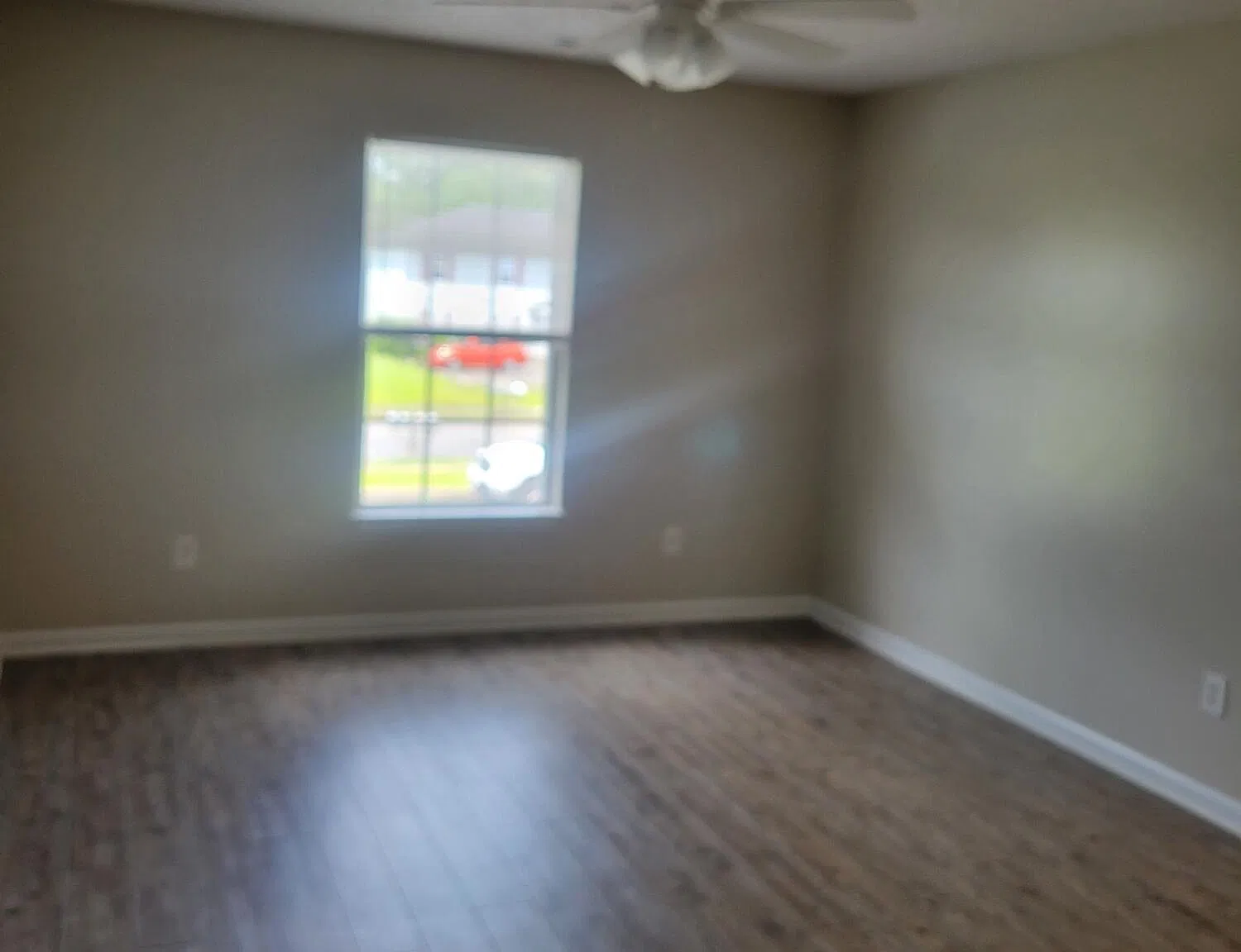 2 bed, 1.0 bath, 800 sqft, $1,050 — Photo 4