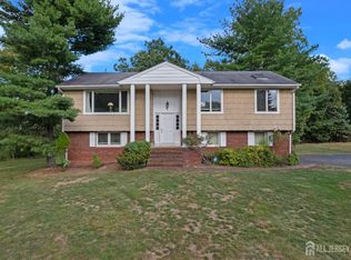 6 Herron Rd, Edison, NJ 08820