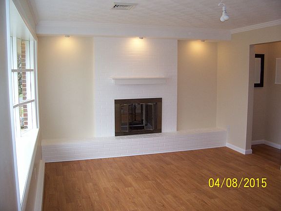 Living Room W/Working FP to 