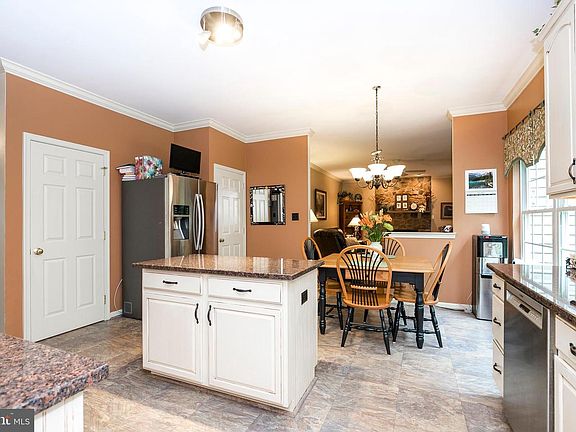 5th image of 103 Rachel Ln