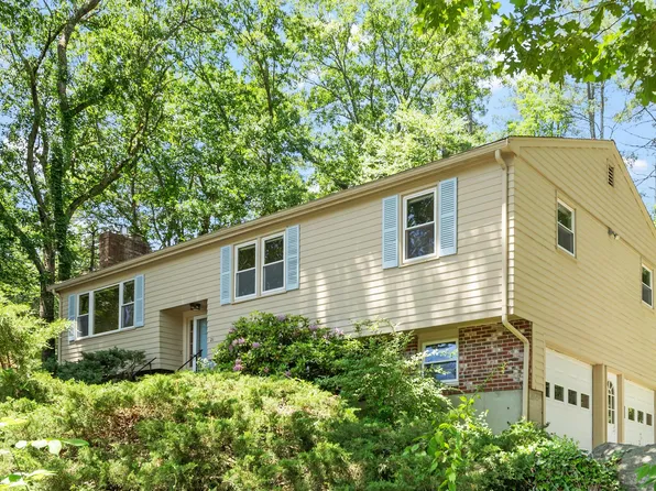 21 Cherokee Rd, Acton, MA 01720