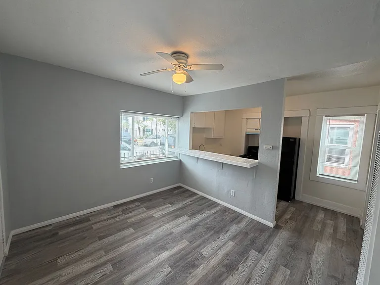 1128 Raymond Ave — Photo 4
