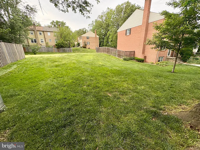 9710 Lakepointe Dr — Photo 55