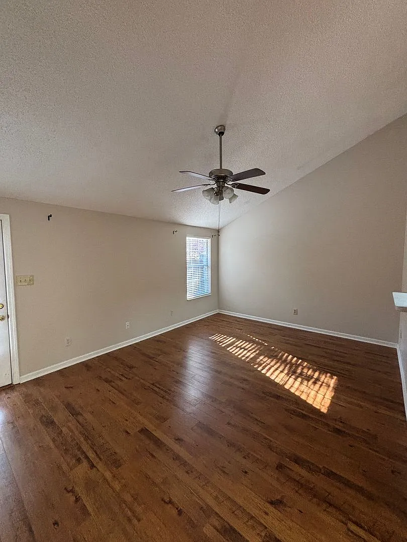 Building Photo - 7950 Intervale Way