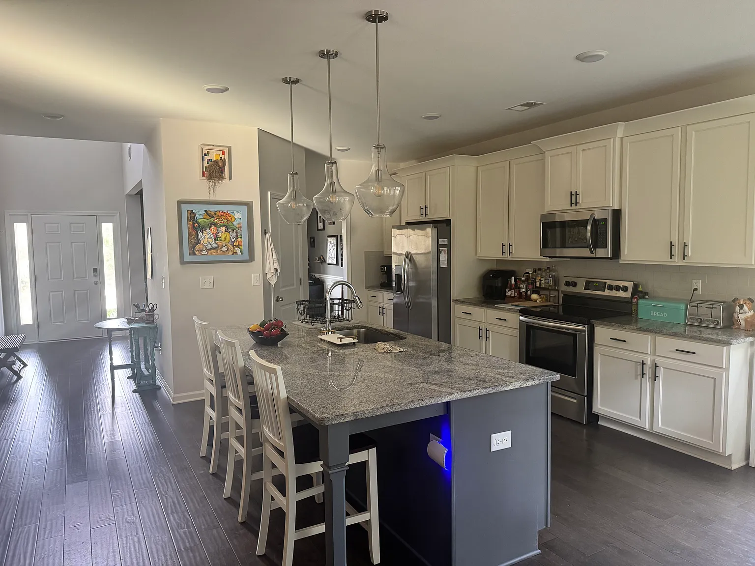 5 bed, 3282 sqft, $3,150 — Photo 4