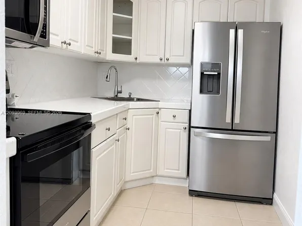 8405 NW 8th St APT 103, Miami, FL 33126