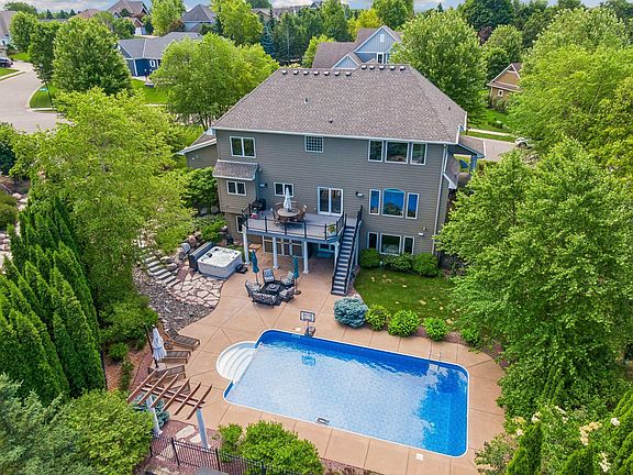 4th image of 3049 Fairway Dr