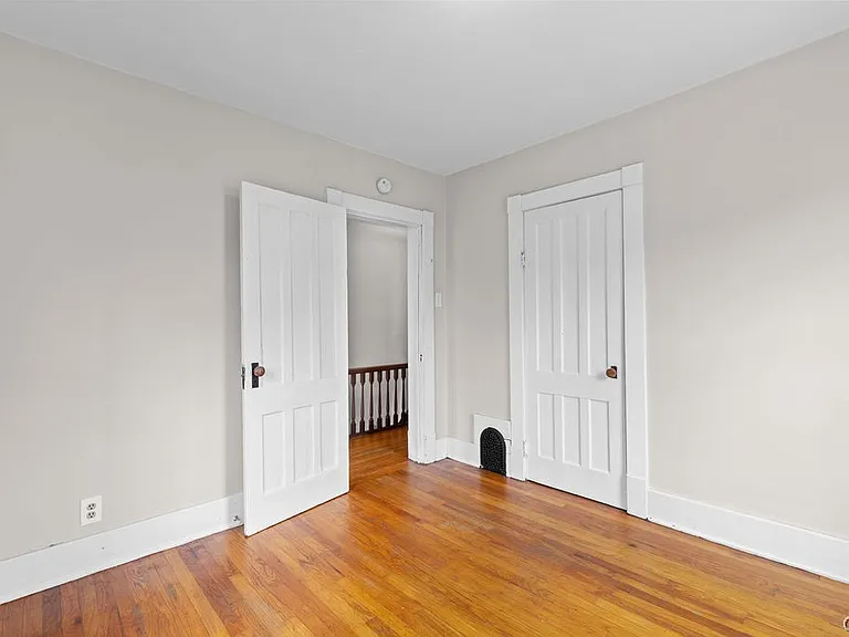 109 Center St — Photo 16