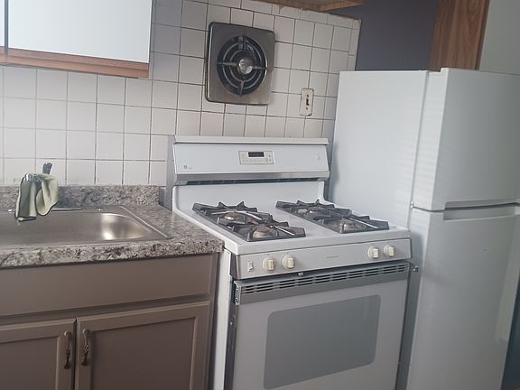 2nd image of 3524 Kensington Ave Floor 2