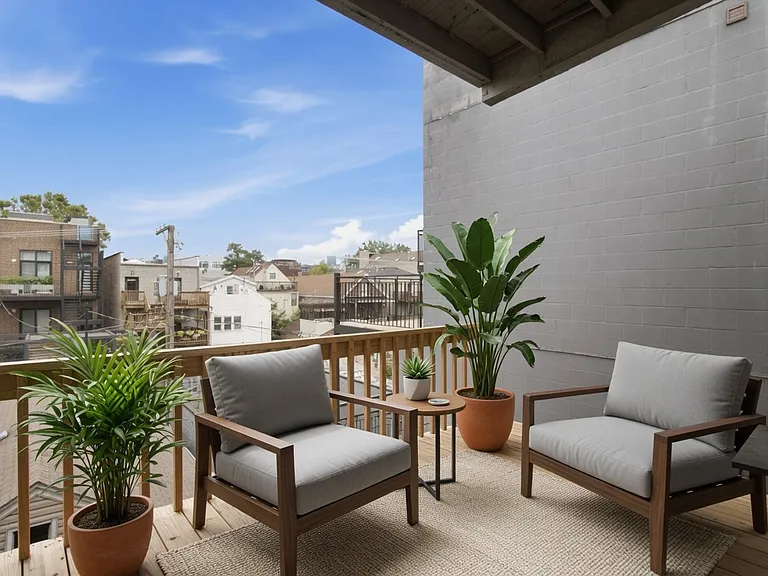 1077 N Paulina St #3 — Photo 9