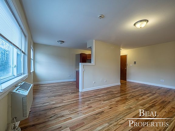 3rd image of 696 Elm Pl APT 306