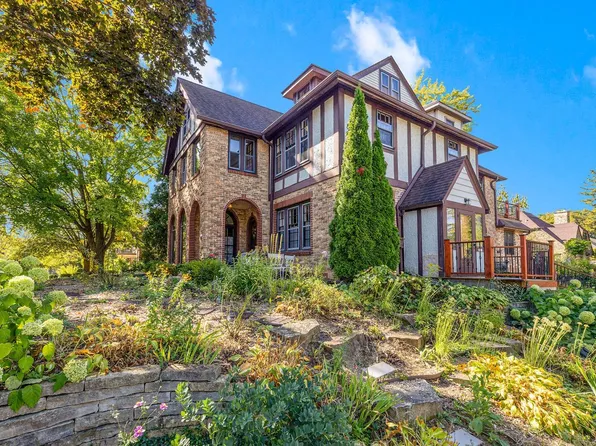 2123 East Beverly ROAD, Shorewood, WI 53211