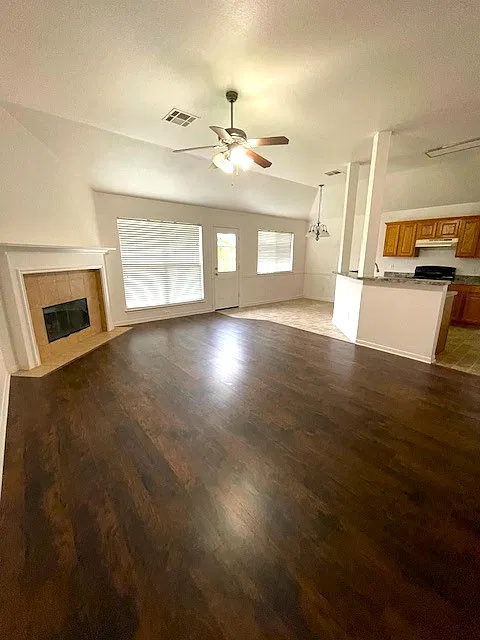 3 bed, 1380 sqft, $1,680 — Photo 3