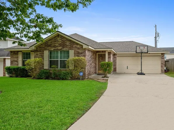 13751 Running Bear Dr, Willis, TX 77378