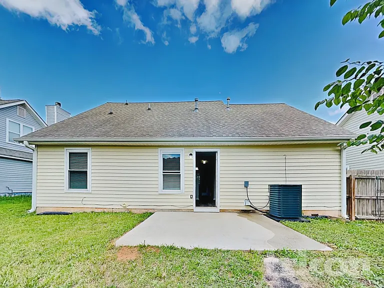 605 Tramore Ct — Photo 17