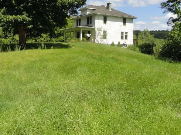 12242 Clay Rd, Newton, WV 25266