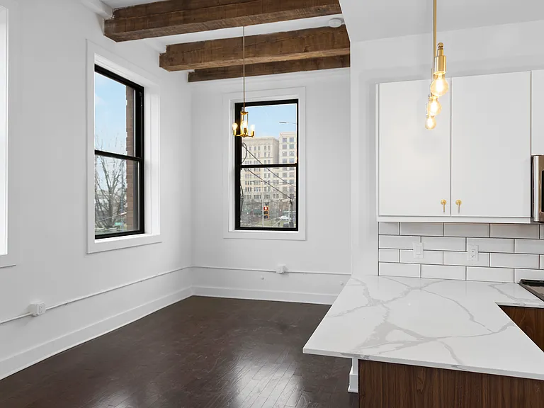 50 S Jefferson St #302 — Photo 15