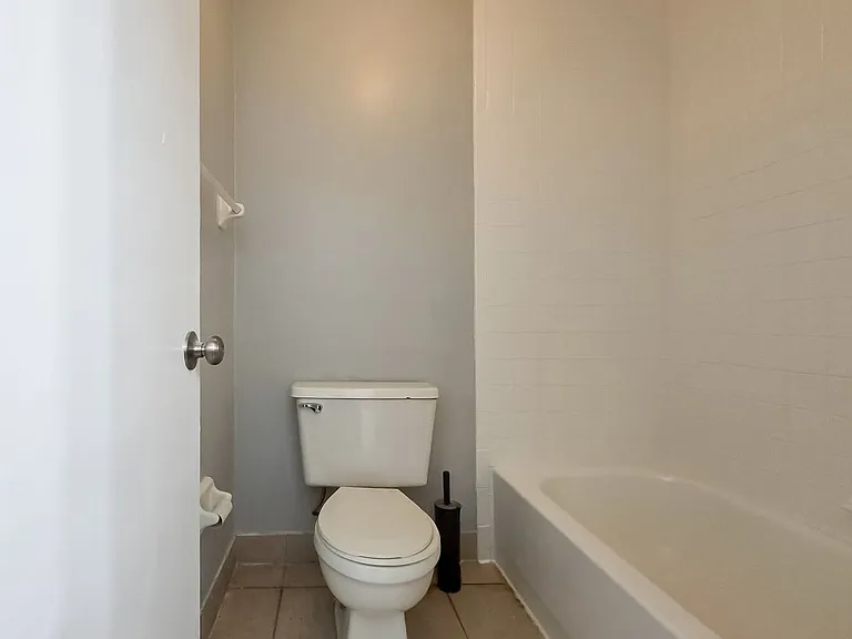 6210 SW 8th Ln — Photo 13