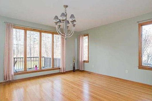 4th image of 180 Fox Meadow Ln