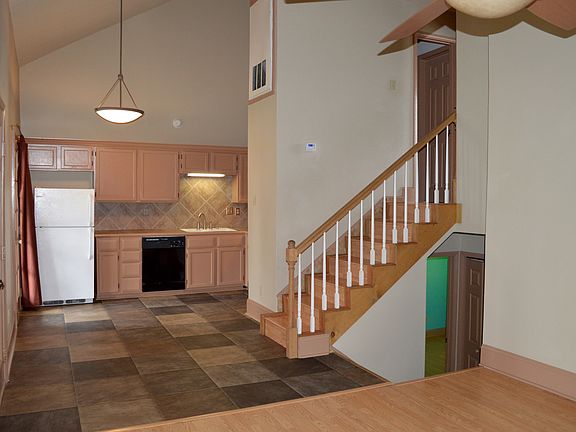 2nd image of 100 Teal Ln APT 14