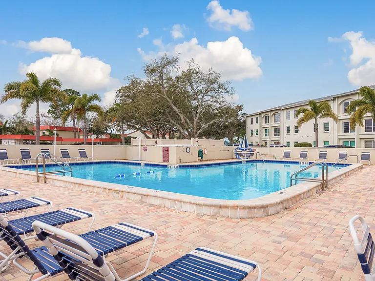 2700 Bayshore Blvd #507 — Photo 36