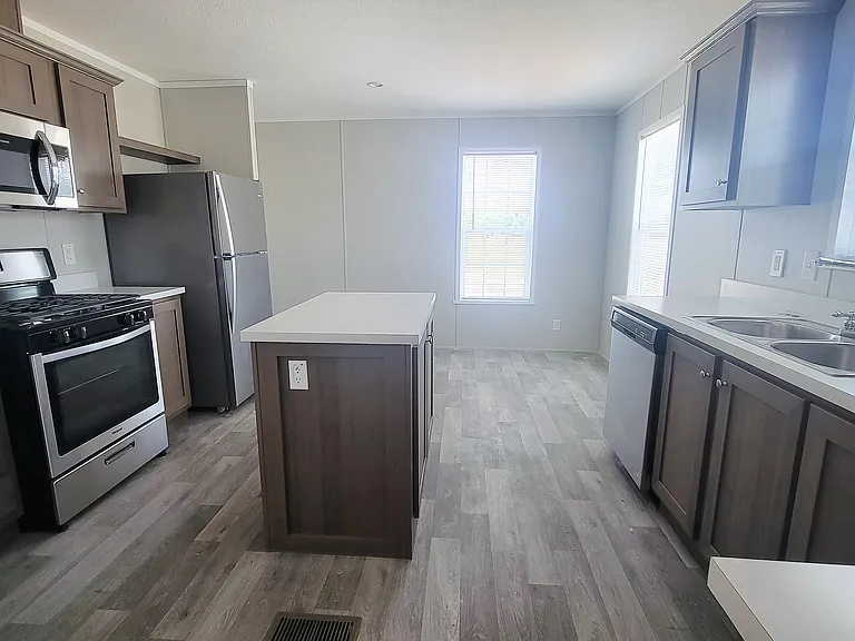 537 Iowa St — Photo 9