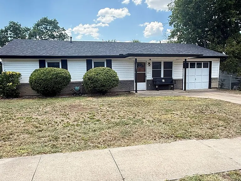 1001 Traci Dr — Photo 1