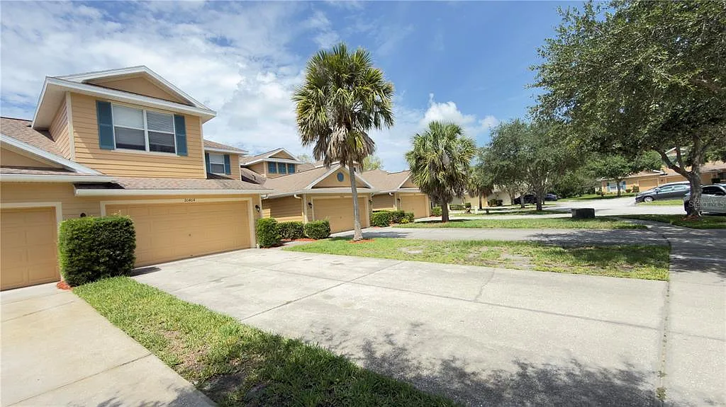 3 bed, 2.5 bath, 1455 sqft, $2,200 — Photo 3