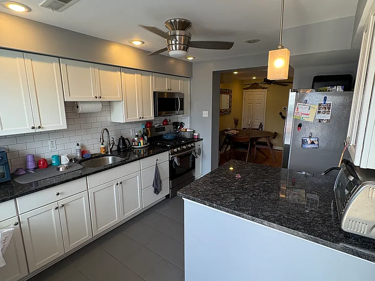 2559-e-birch-st-6