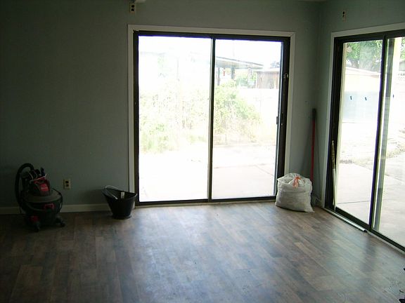 3rd image of 1403 Jackson Ave