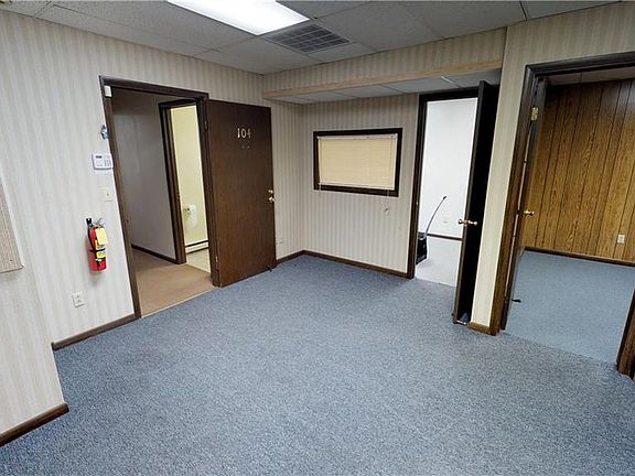 3rd image of 25 Idlewood Rd Ste 104