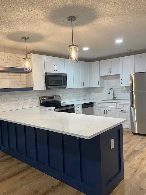 76 Oaklawn Ave #217