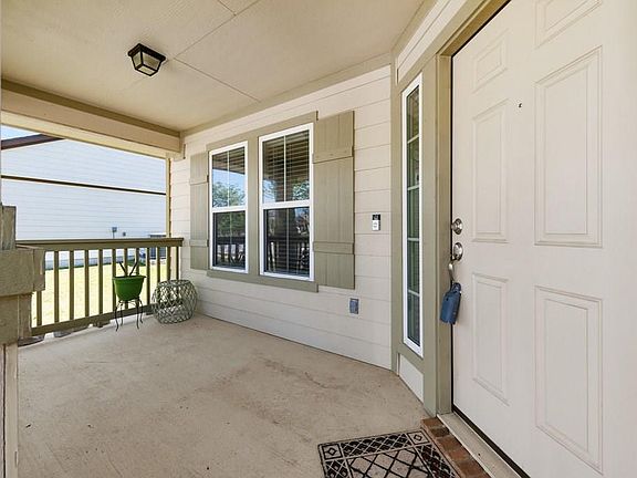4th image of 18429 Friendship Hill Dr