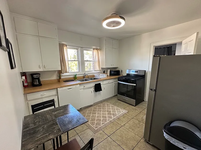 1316 Franklin St #3 — Photo 9
